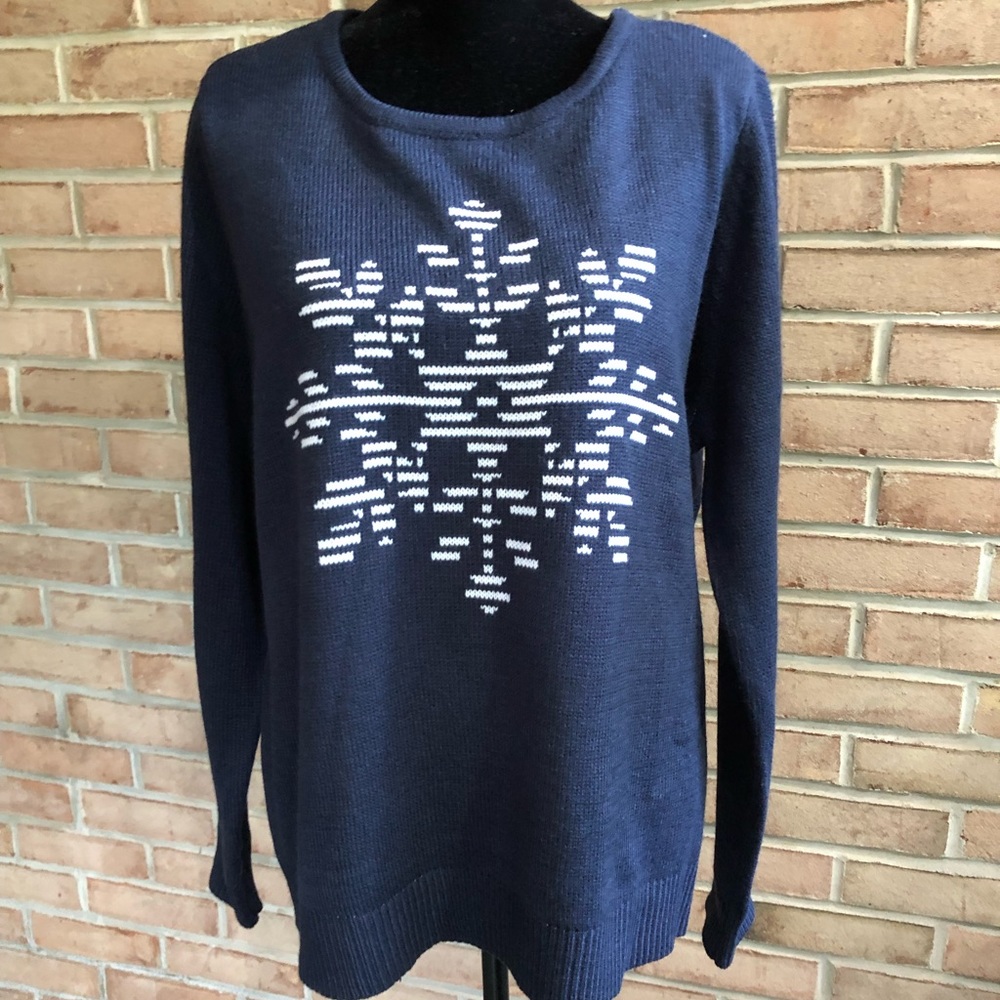 NWT SNOWFLAKE SWEATER